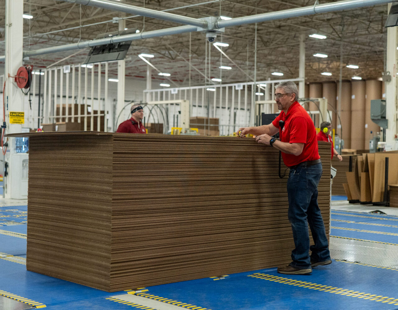 https://www.pinnaclecorrugated.com/wp-content/uploads/2024/06/PINLN-Plant-Photo-84-scaled-e1718716825148.jpg